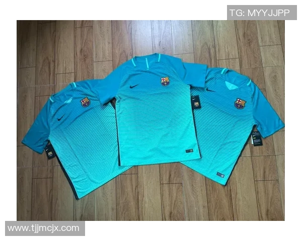 球员版球衣与足球明星的完美结合展现个性与激情